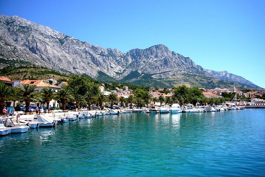 Pansion Knezovic Hotel Baska Voda Exterior photo